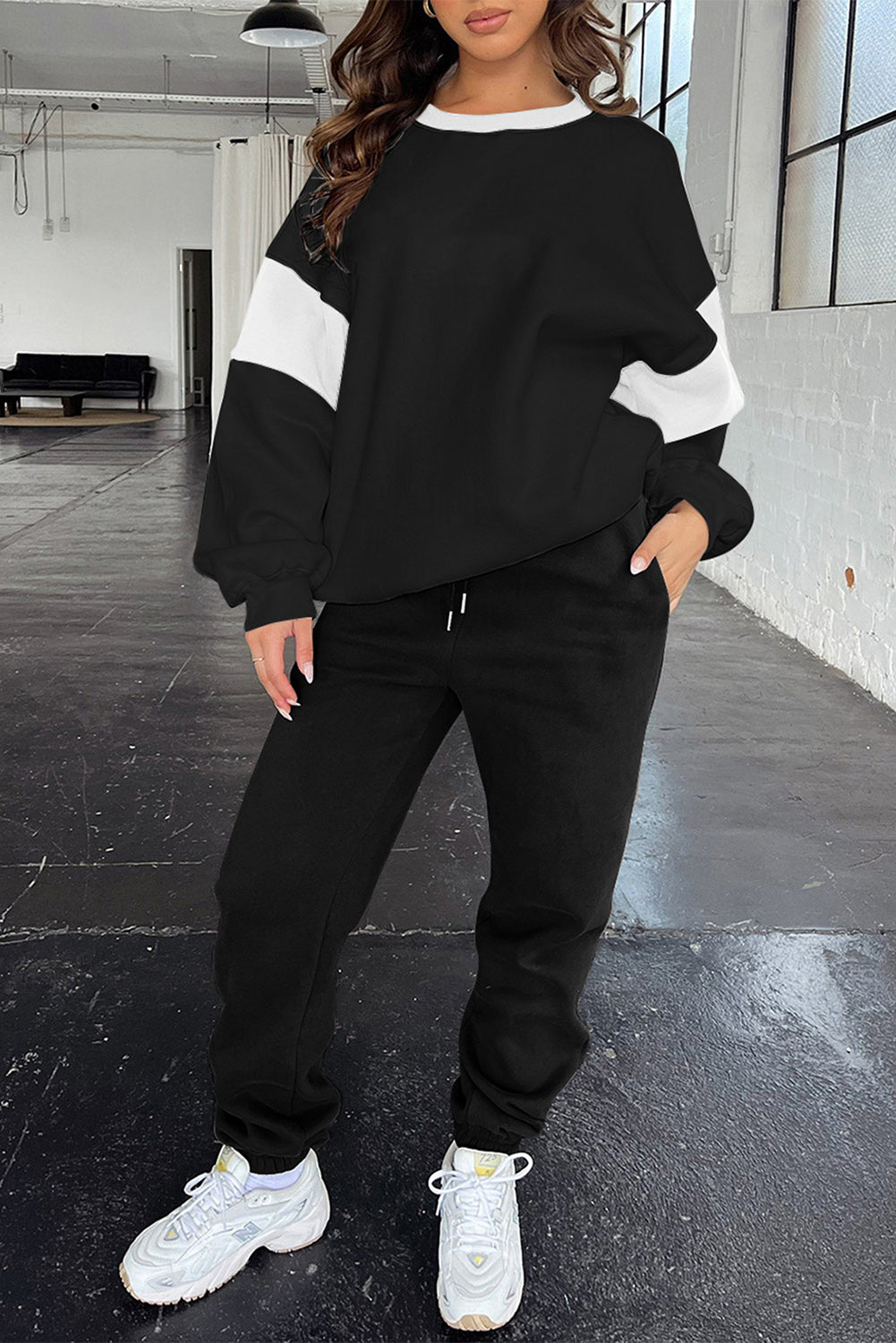 Women’s Colorblock Sweatshirt and Joggers 2 Piece Set