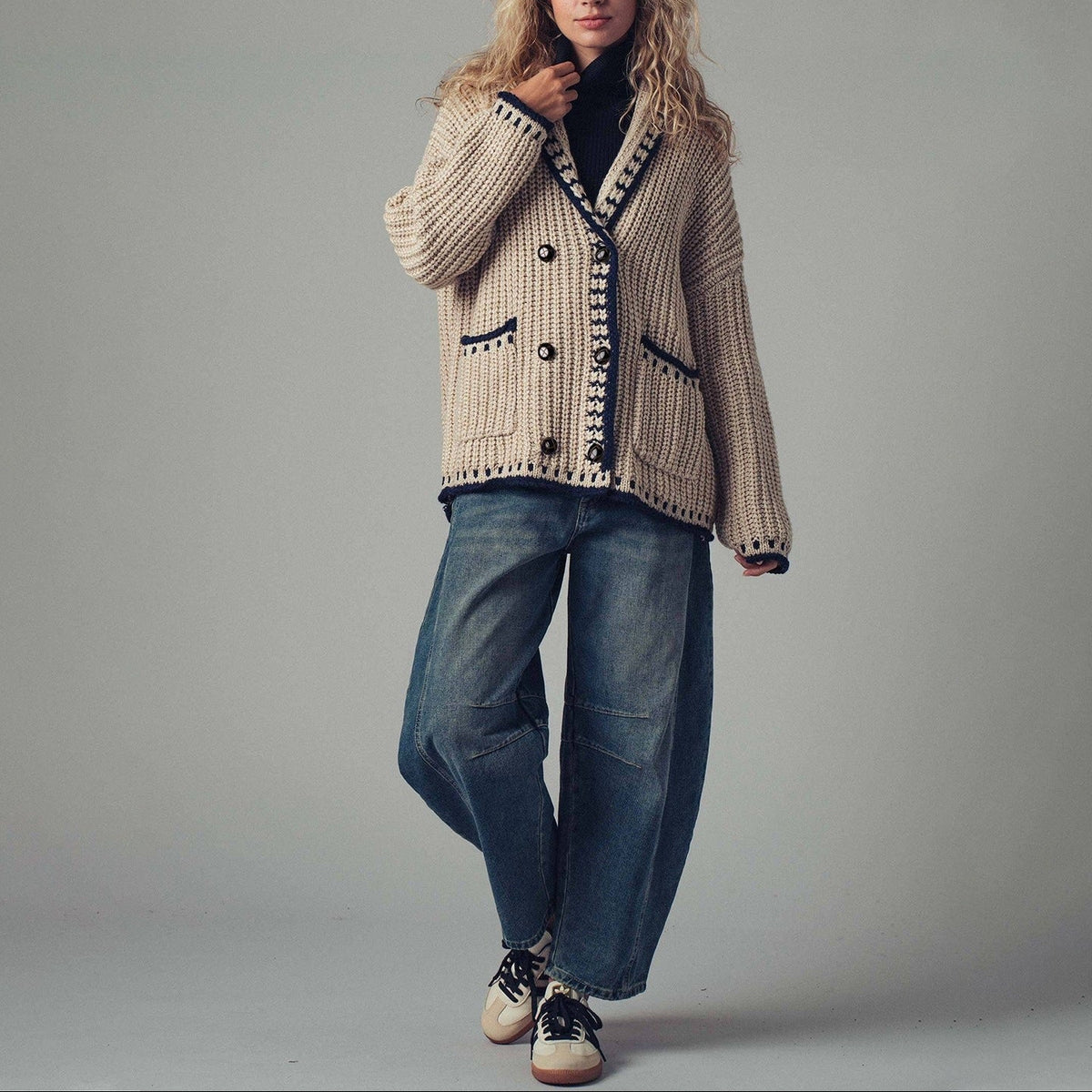Women's Chunky Knit V-Neck Cardigan with Pockets
