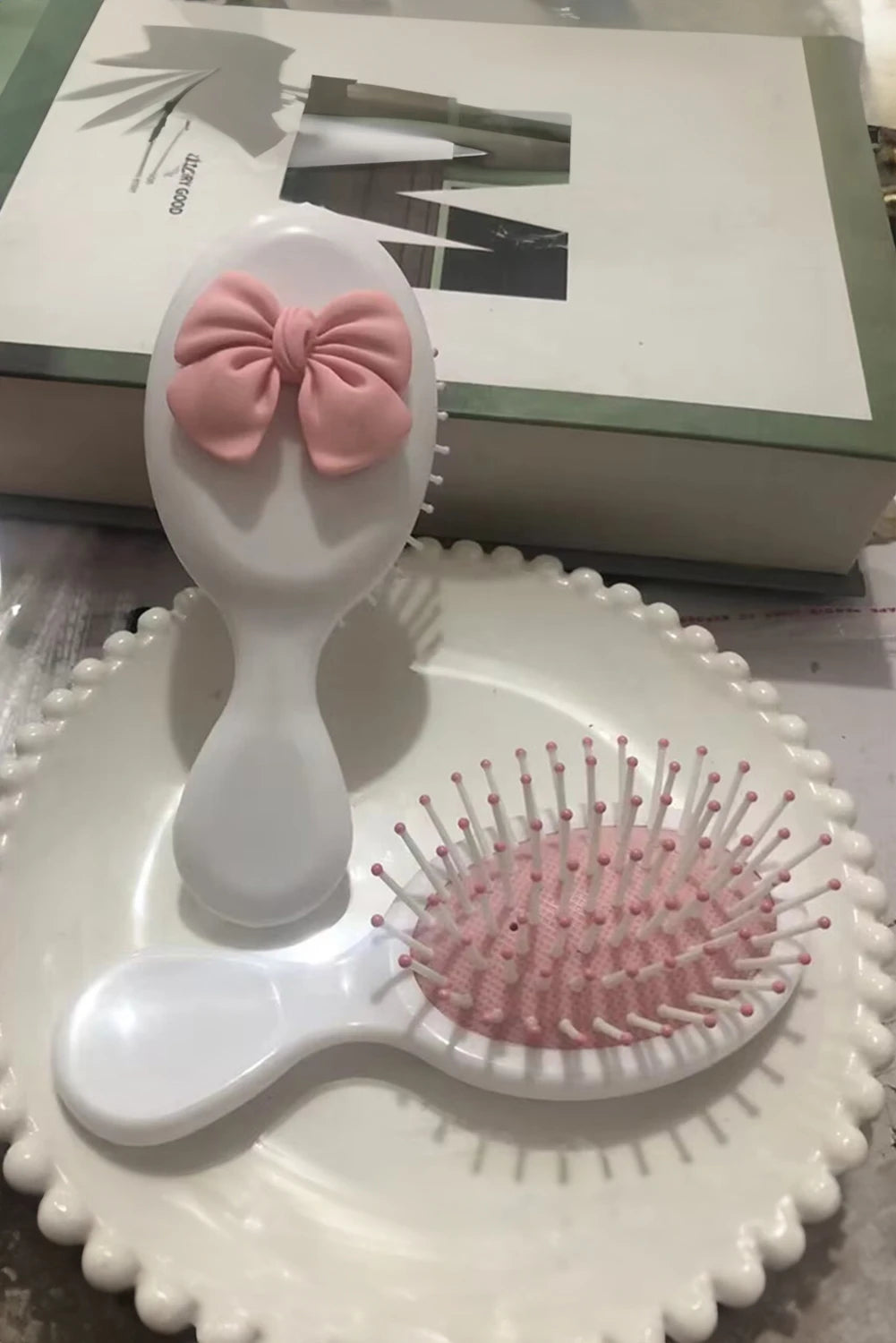White 3D Bow Cushion Hair Brush Scalp Massage Comb