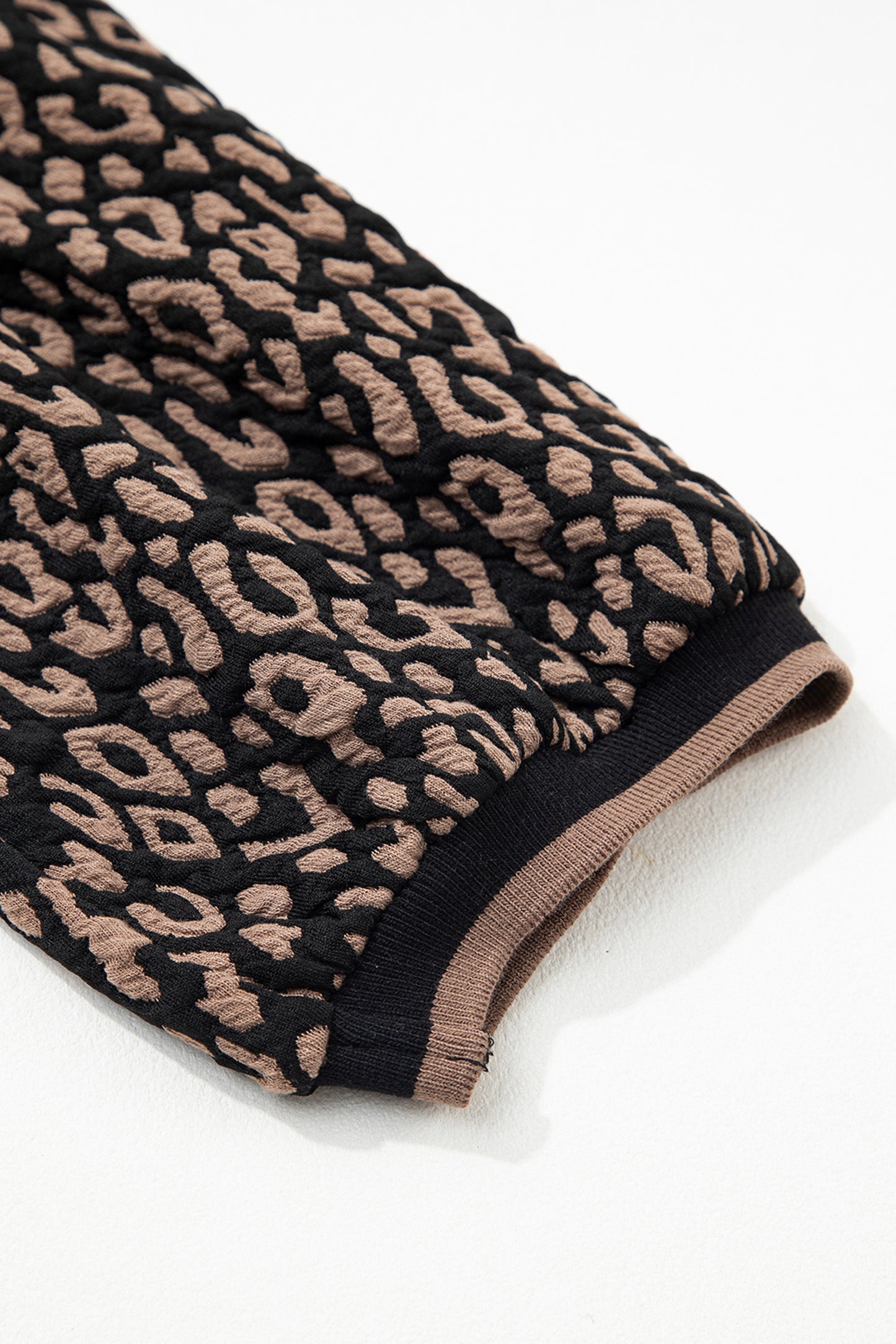 Leopard Print Crew Neck Puff Sleeve Knit Top