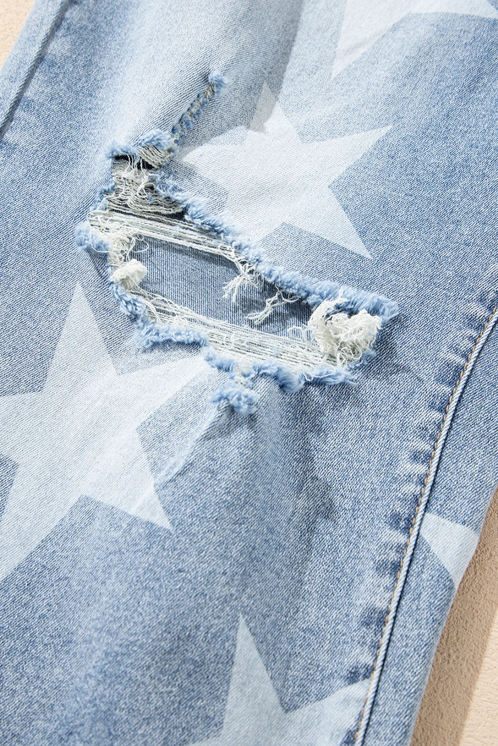 Star Printed Multi Buttons Slit Knee Destroyed Plus Size Jeans