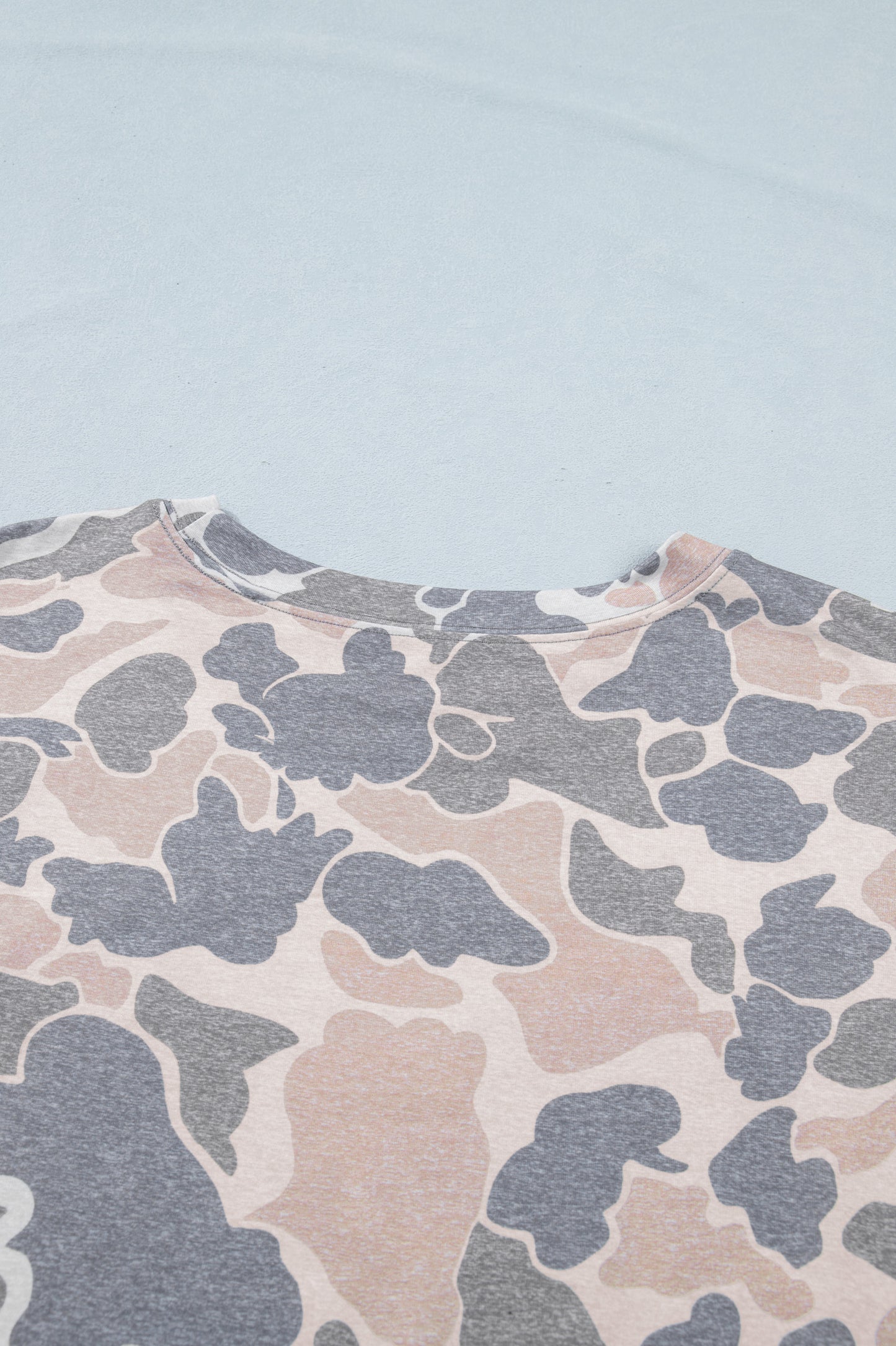Plus Size Retro Camouflage Tee – Multicolor Casual Top