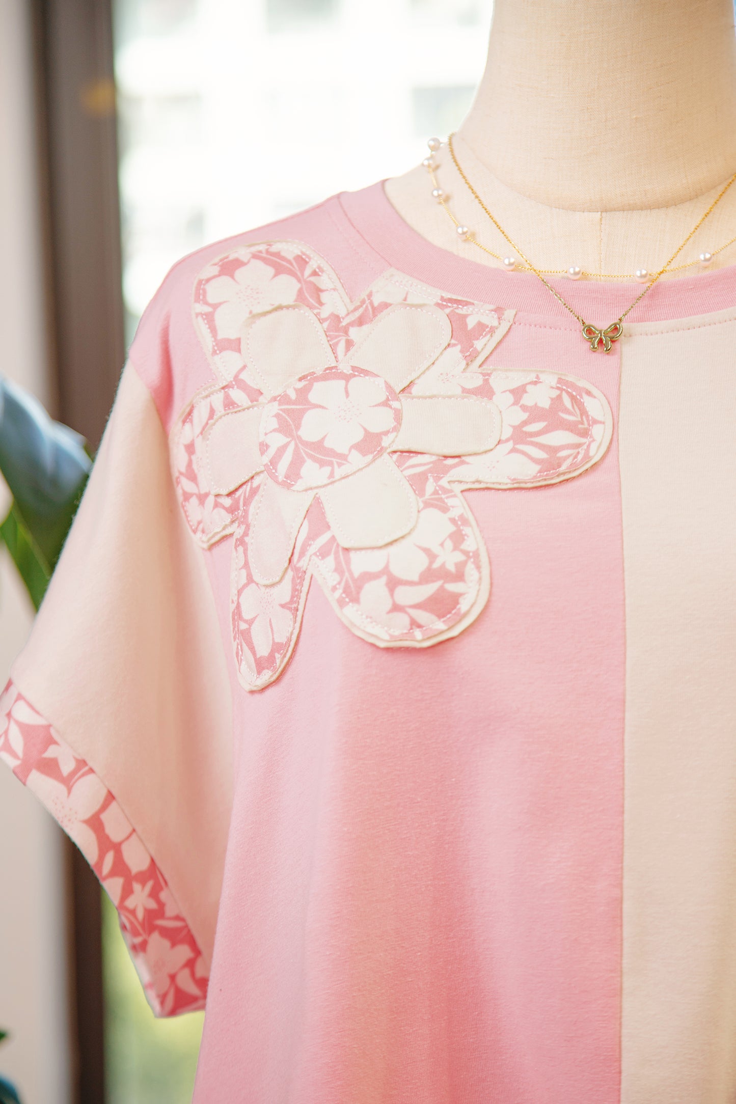 Women Color Block Flower Applique Casual T Shirt