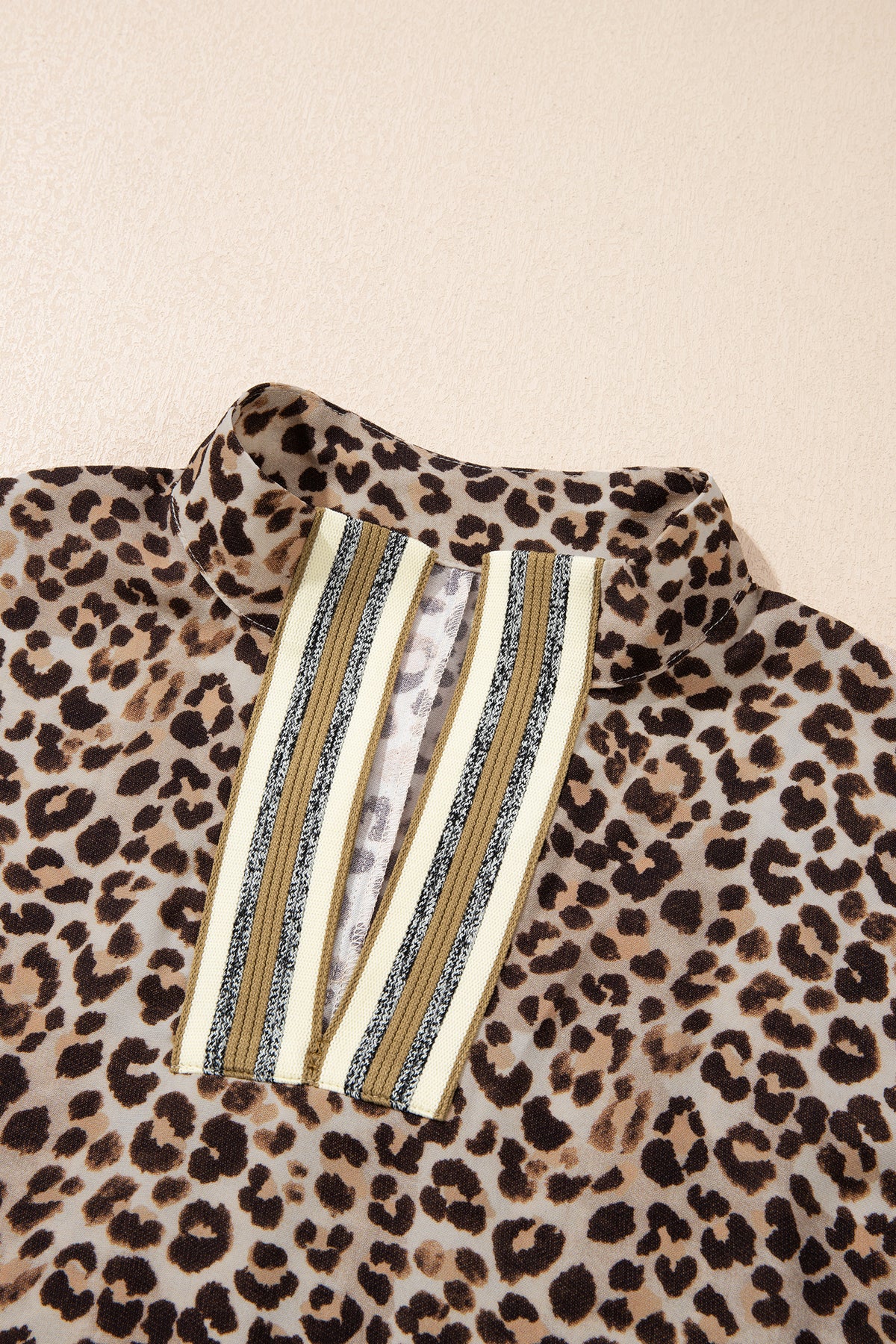 Leopard Print V Neck Contrast Trim Puff Sleeve Blouse