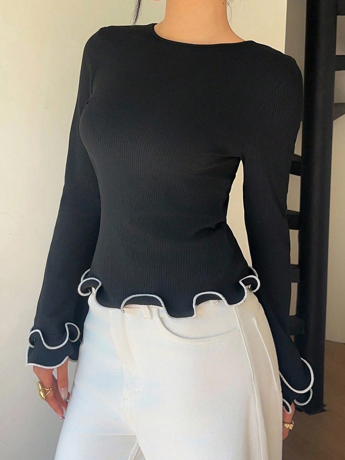 Women's Ribbed Tie Front Top Contrast Ruffle Long Sleeve