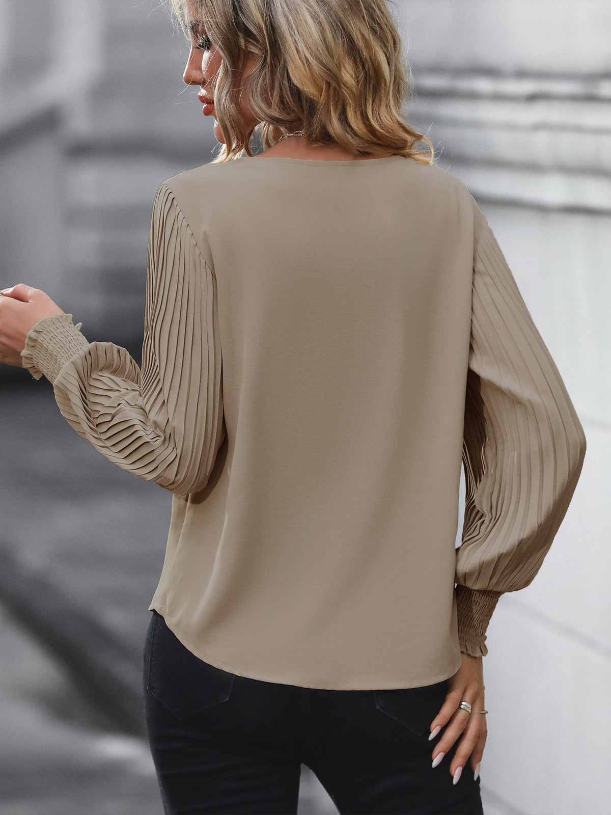 Women's V-Neck Pleated Balloon Sleeve Casual Blouse