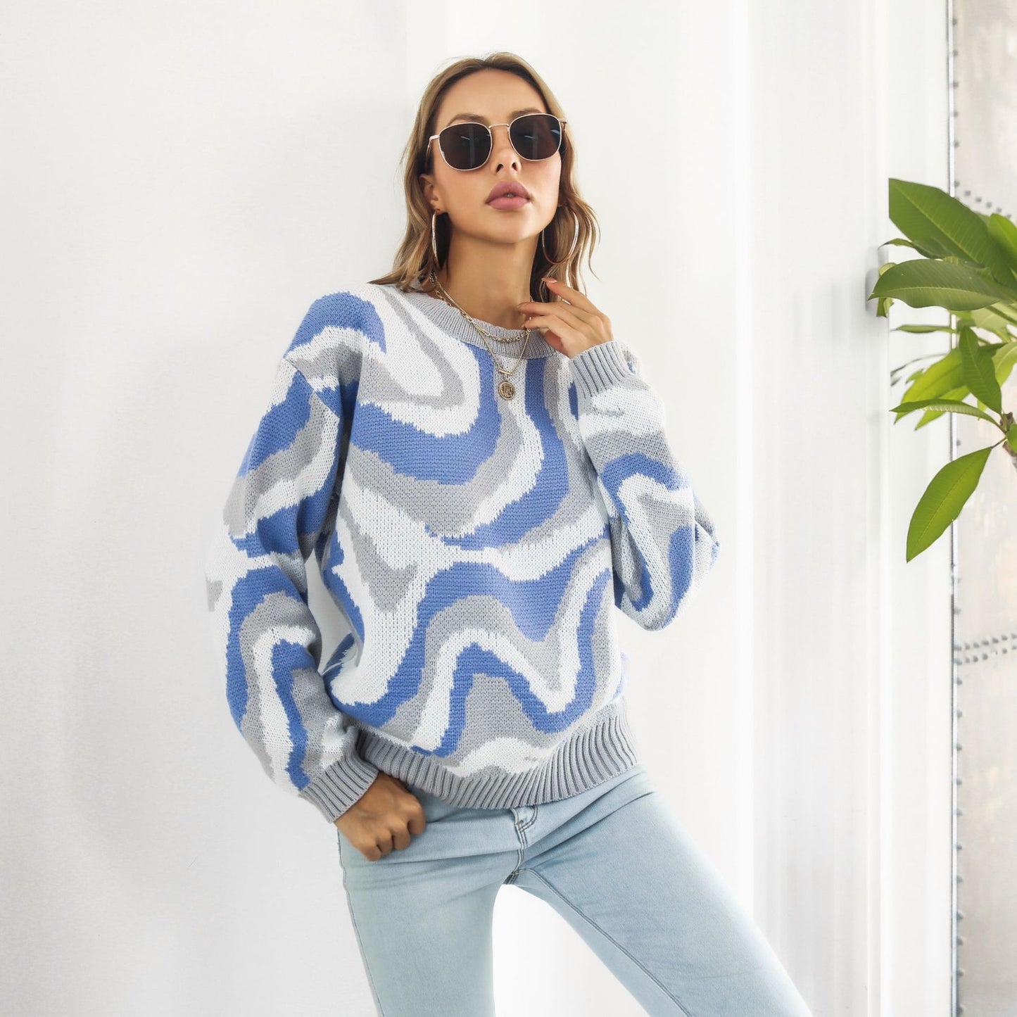 Women's Oversized Abstract Wave Crew Neck Sweater