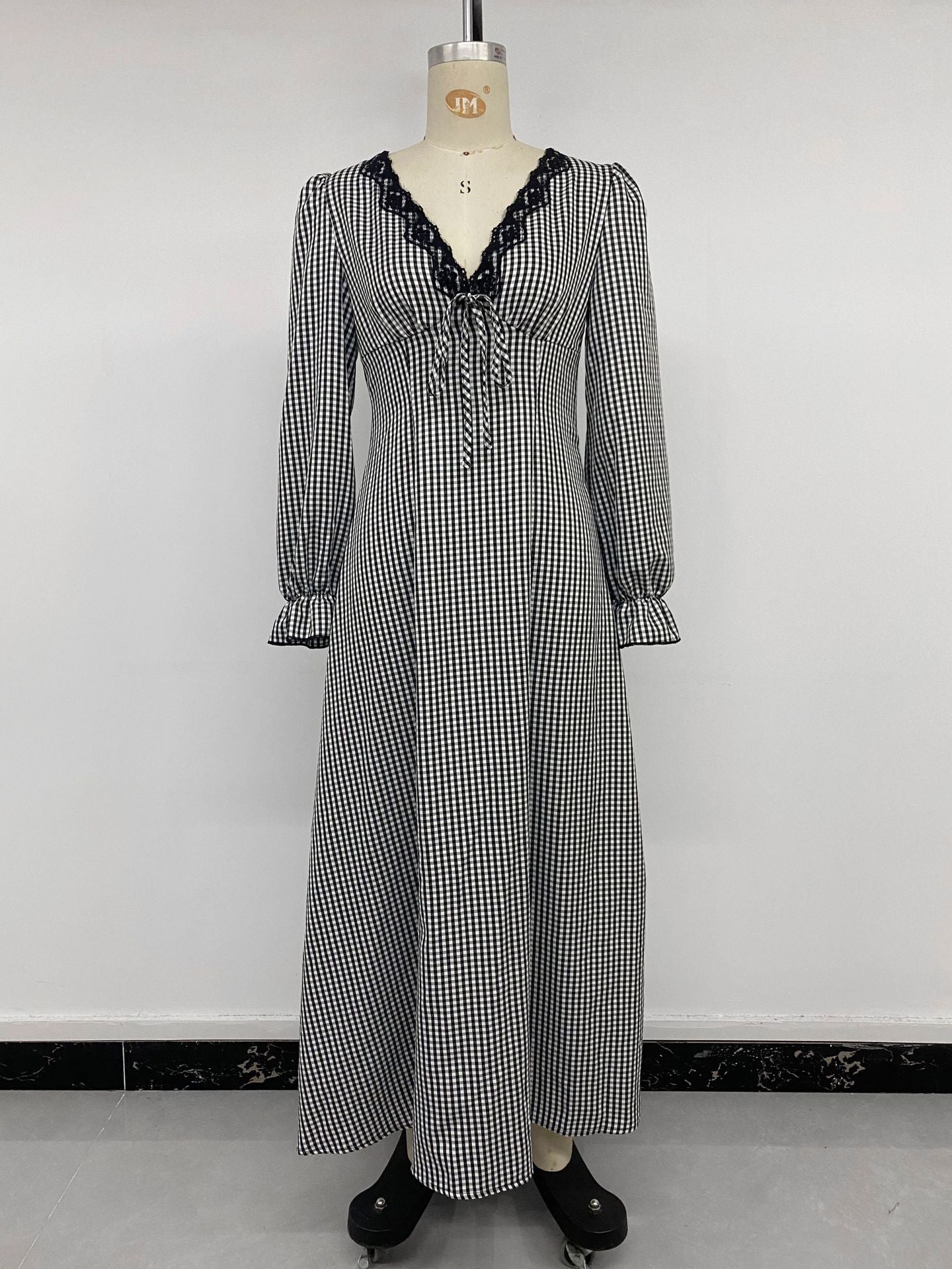Women's Plaid V-Neck Ruffle Long Sleeve Maxi Dress