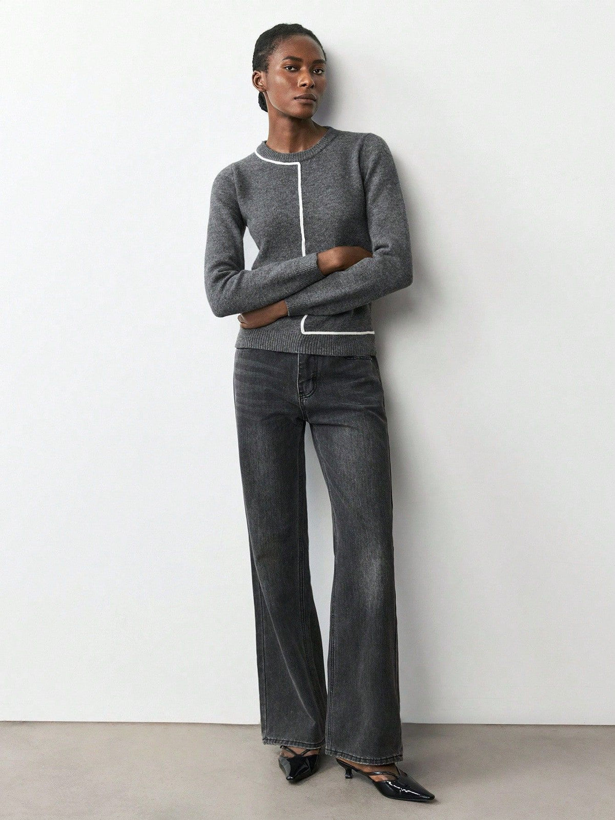 Women's Contrast Trim Crew Neck Knit Sweater