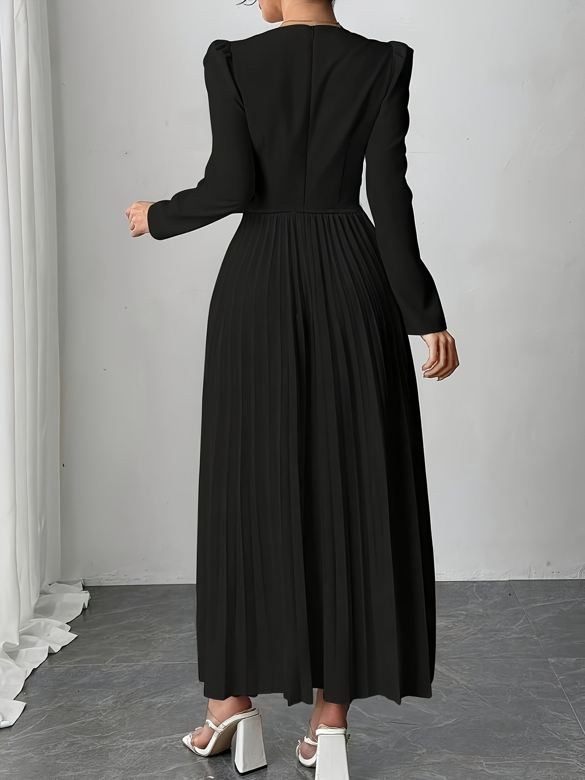 Elegant Black Pleated Maxi Dress Square Neck Long Sleeve