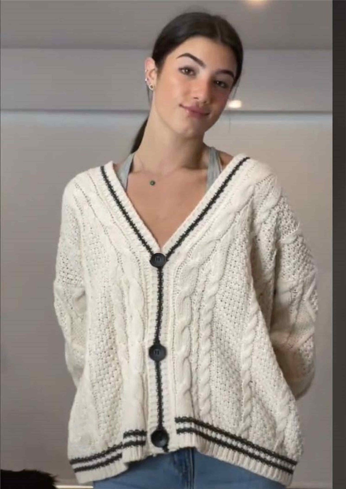 Oversized Chunky Star Embroidered V-Neck Cardigan