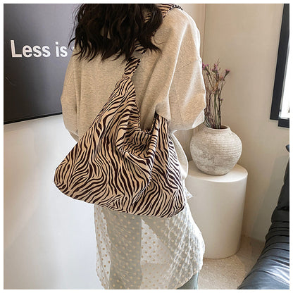 Leopard print ladies handbags Tote bags Shoulder and crossbody bags