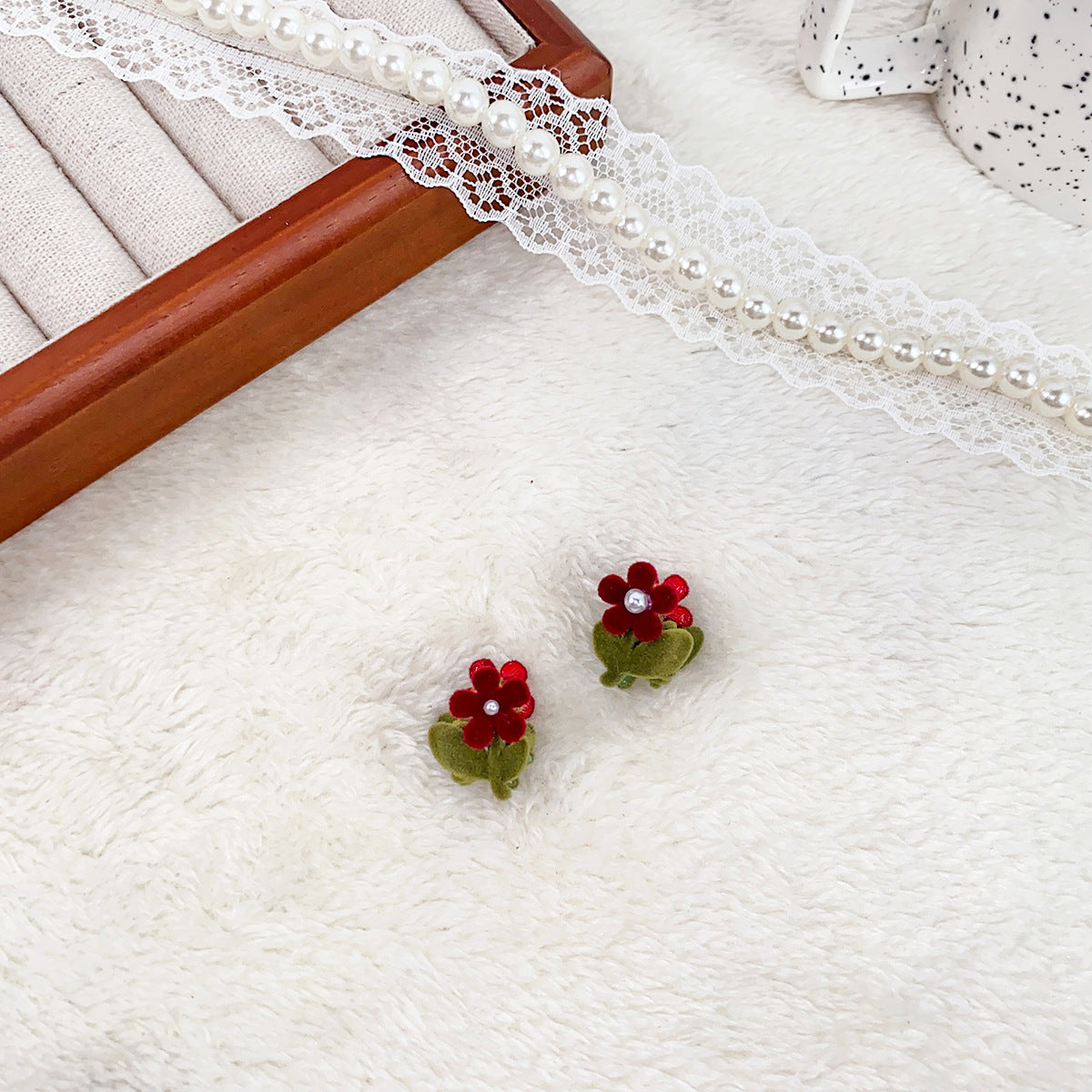 Velvet Tulip Claw Clips Pearl Hair Barrettes