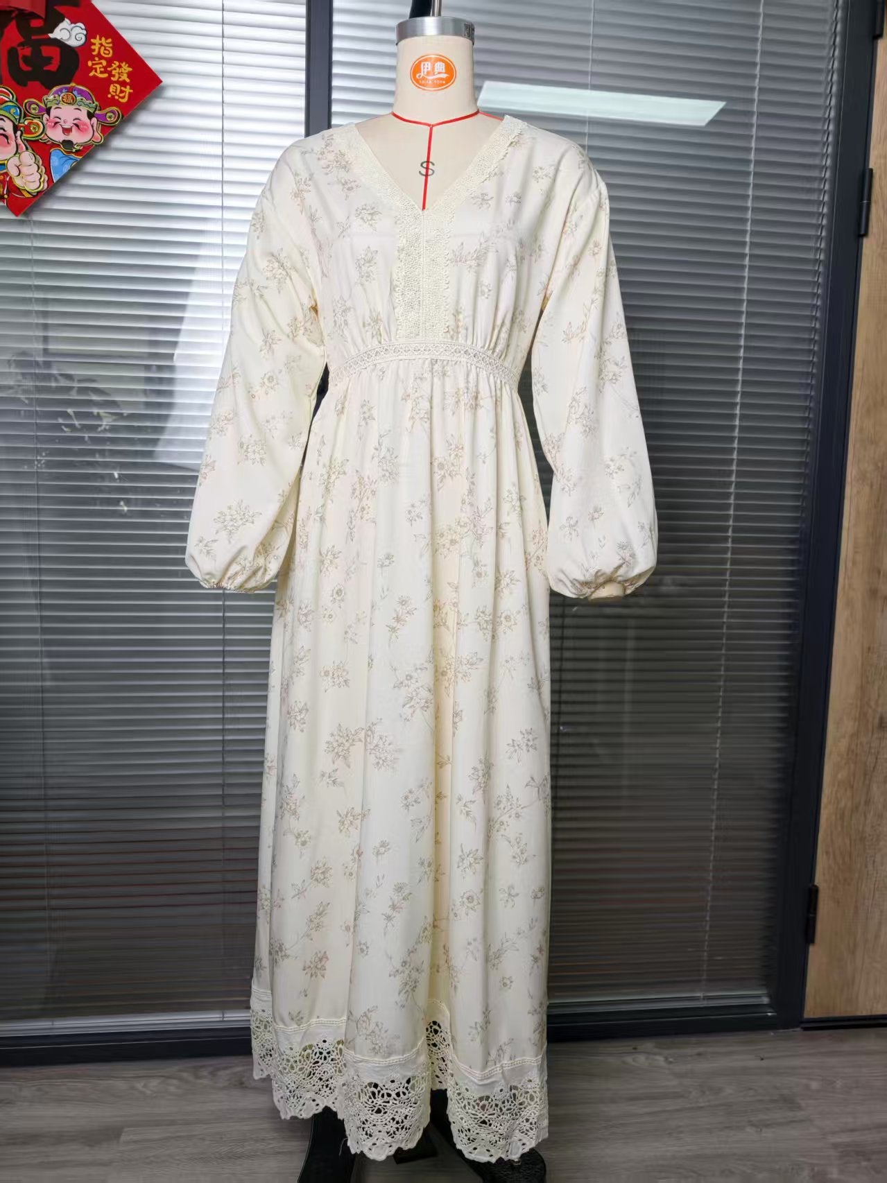 Boho Floral V-Neck Lace Balloon Sleeve Maxi Dress