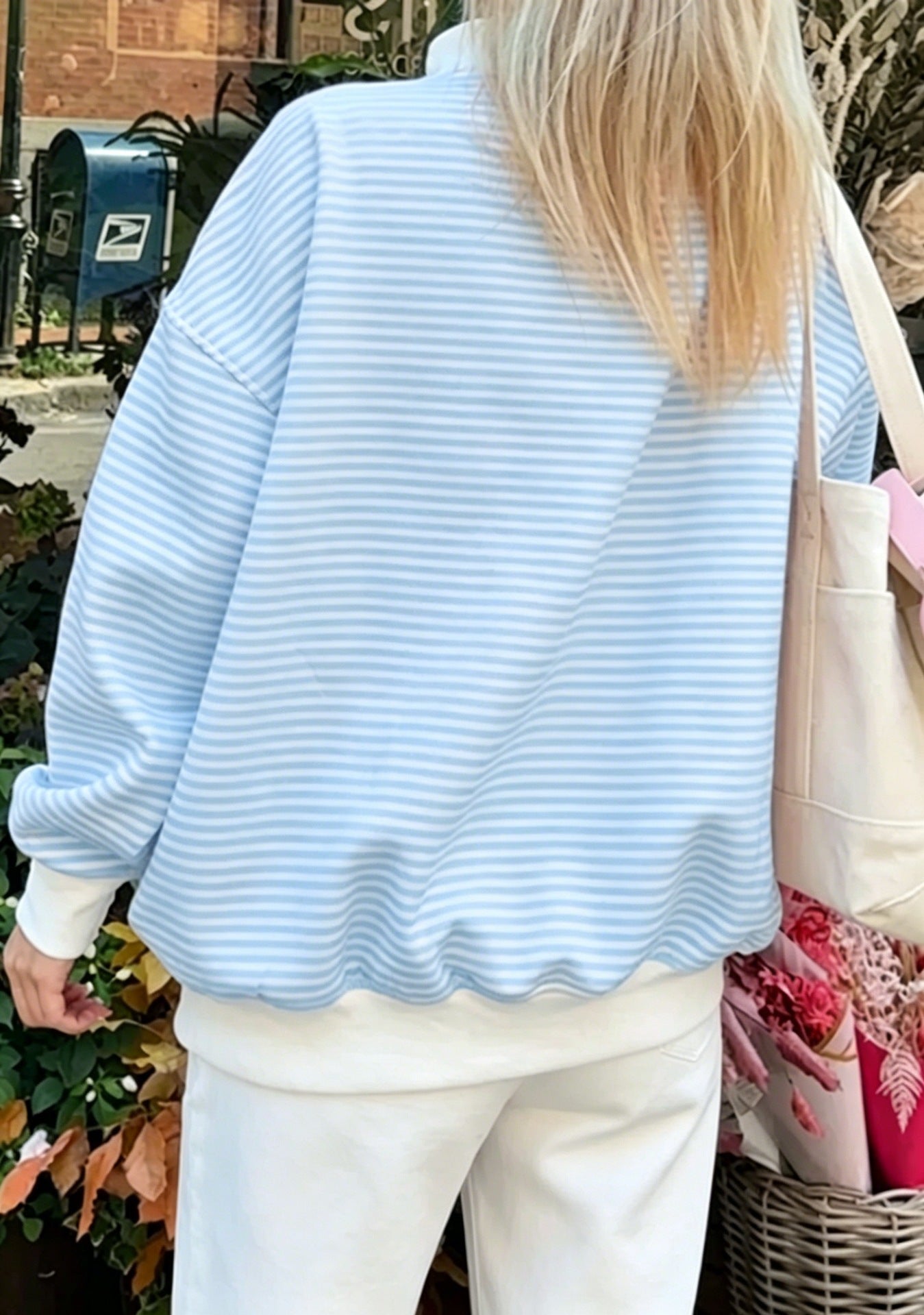 Women’s Oversized Contrast Stripe Mock Neck Sweatshirt
