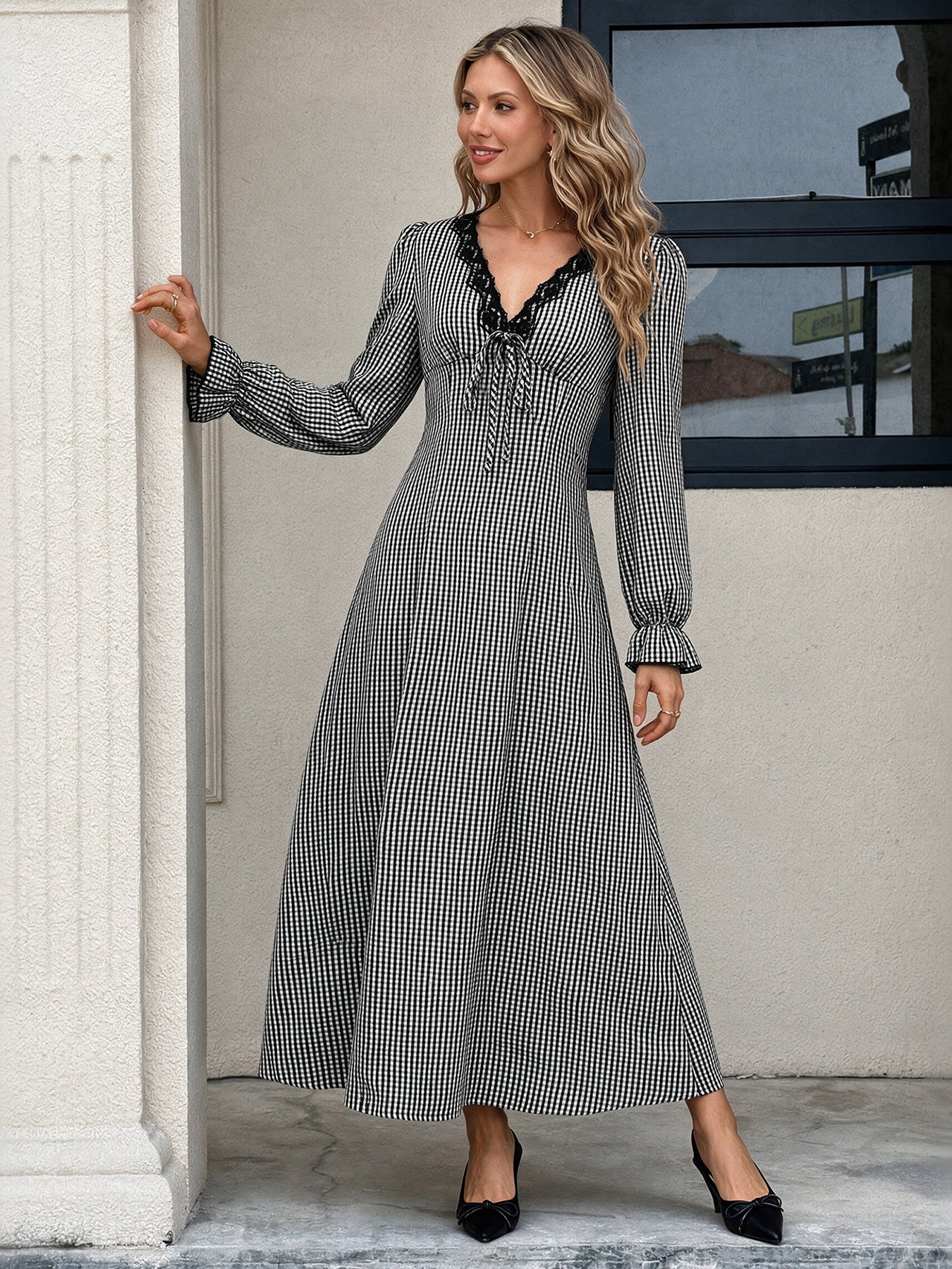 Women's Plaid V-Neck Ruffle Long Sleeve Maxi Dress