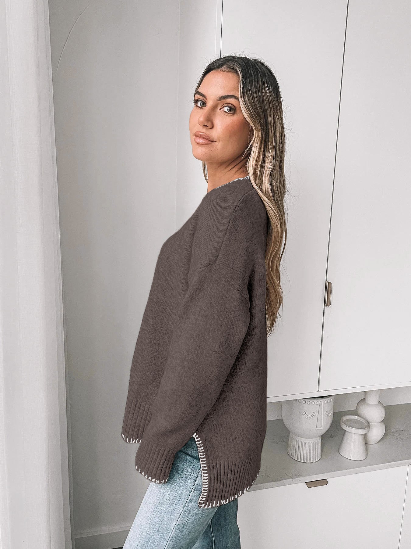 Knit Sweater with Contrast Trim – Casual & Cozy
