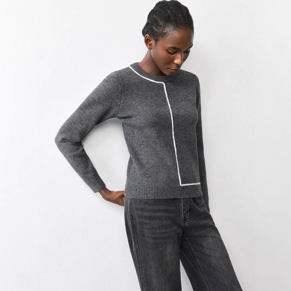 Women's Contrast Trim Crew Neck Knit Sweater