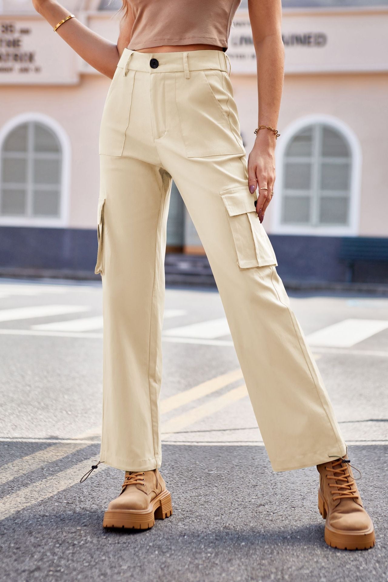 Women's High-Waisted Cargo Pants - Utility Workwear with Pockets