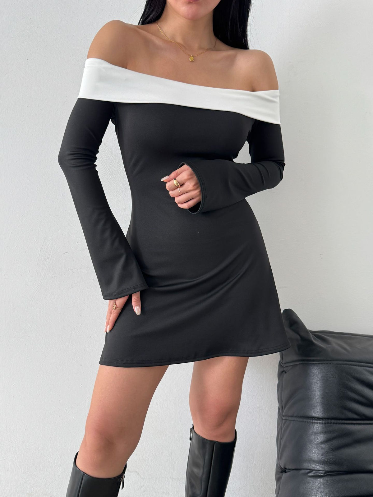 Colorblock Off Shoulder Bell Sleeve Bodycon Mini Dress