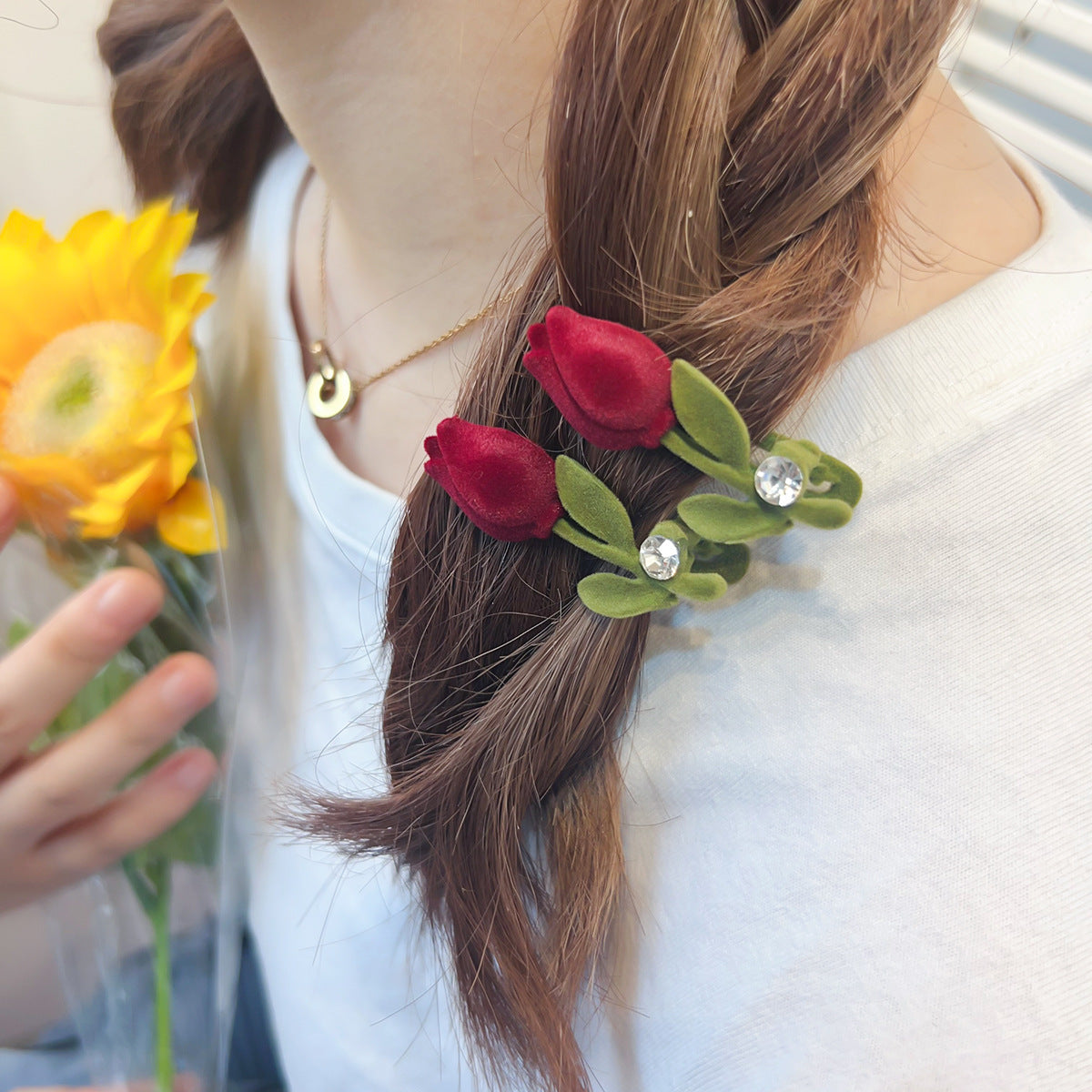 Velvet Tulip Claw Clips Pearl Hair Barrettes