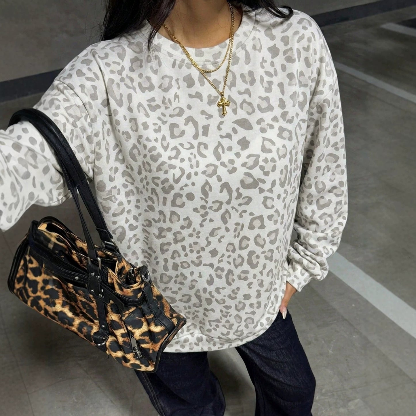 Leopard Print Sweatshirt Relaxed Fit Crew Neck Pullover