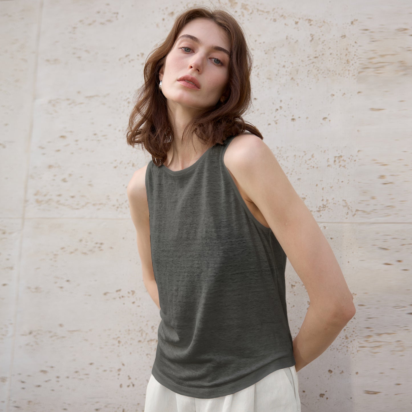 High-End 100% Linen Tank Top Slim Fit Round Neck Women’s Top