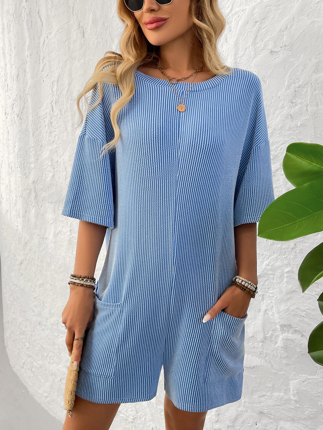 Loose Pocket Back V-Neck Short-Sleeve Jumpsuit
