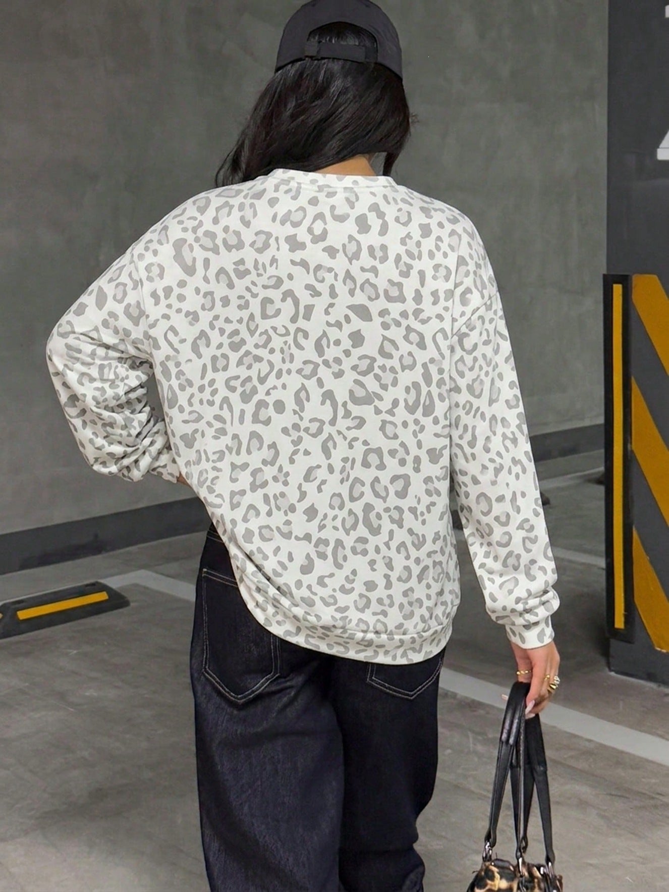 Leopard Print Sweatshirt Relaxed Fit Crew Neck Pullover