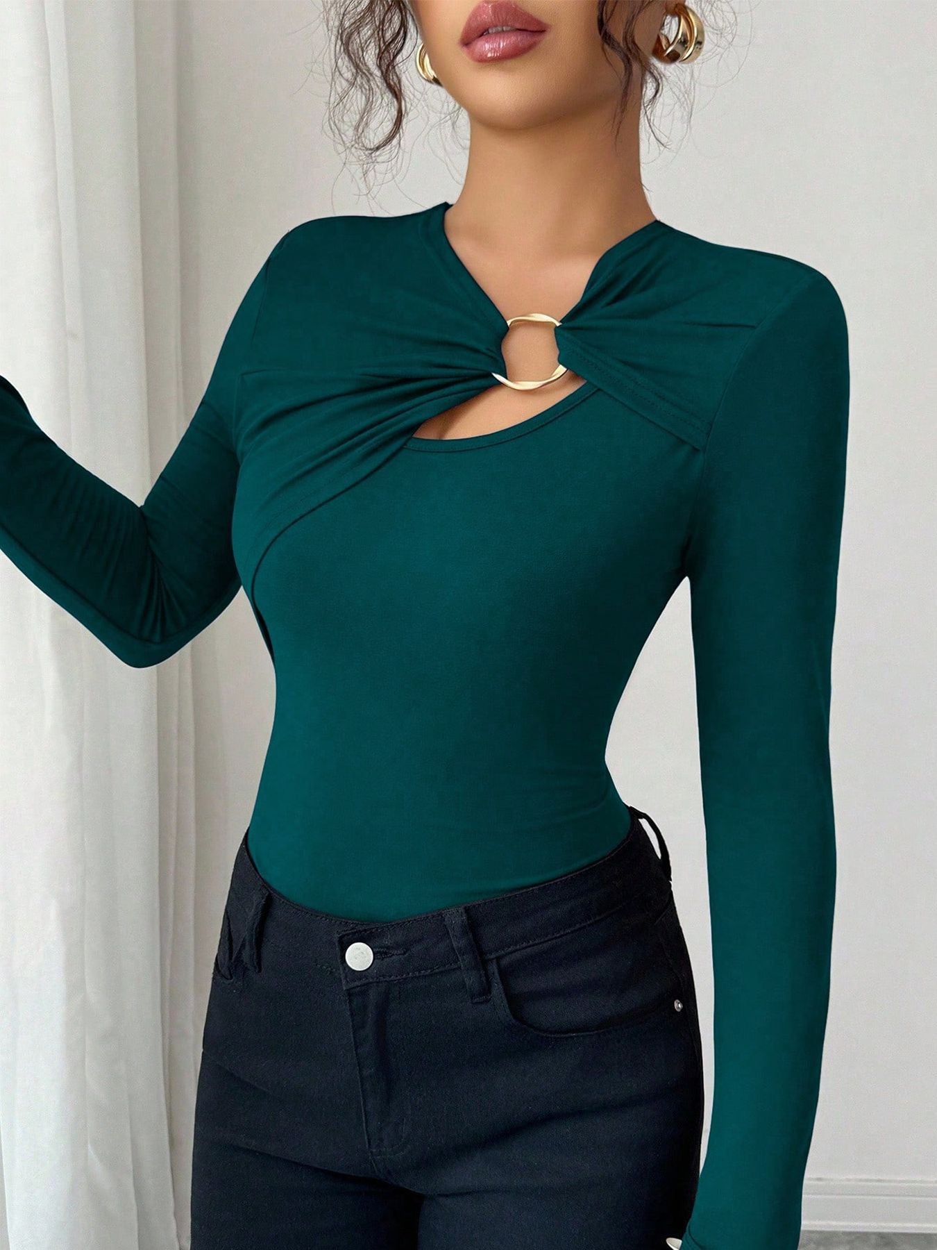 Asymmetrical Cutout Ring Detail Slim Fit Long Sleeve Top