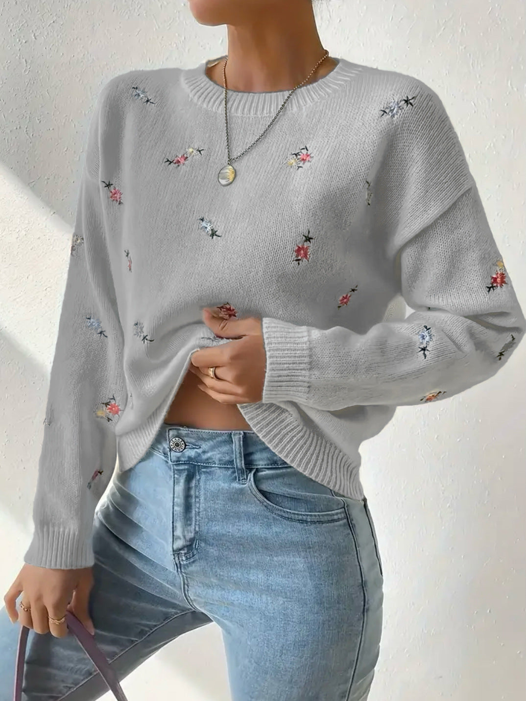 Women's Floral Embroidered Crew Neck Knit Sweater