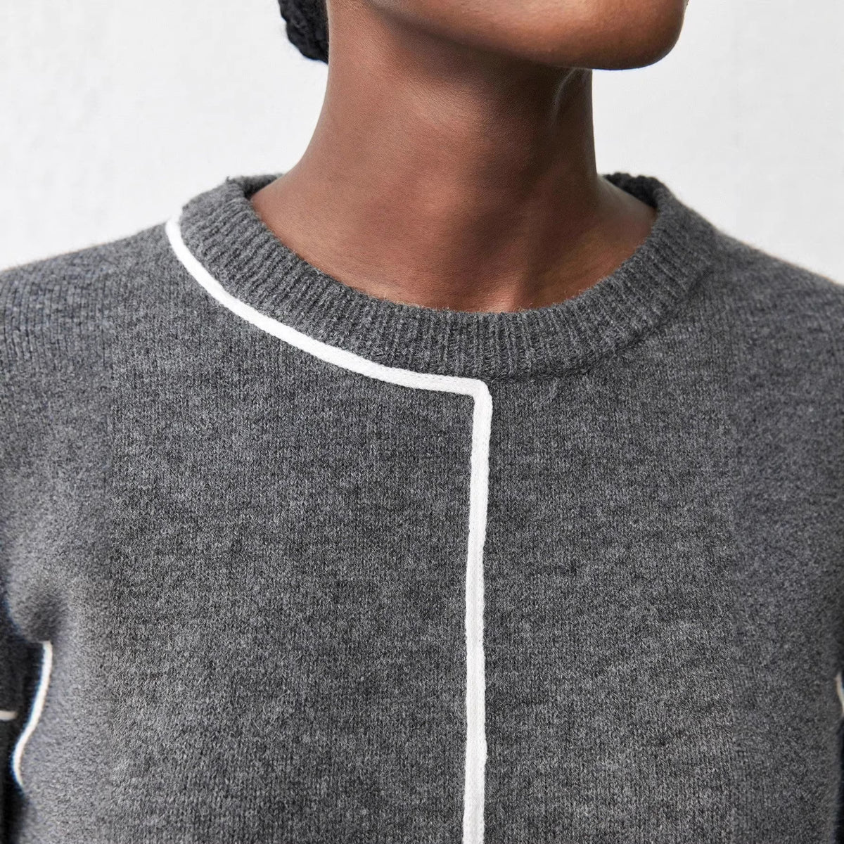 Women's Contrast Trim Crew Neck Knit Sweater