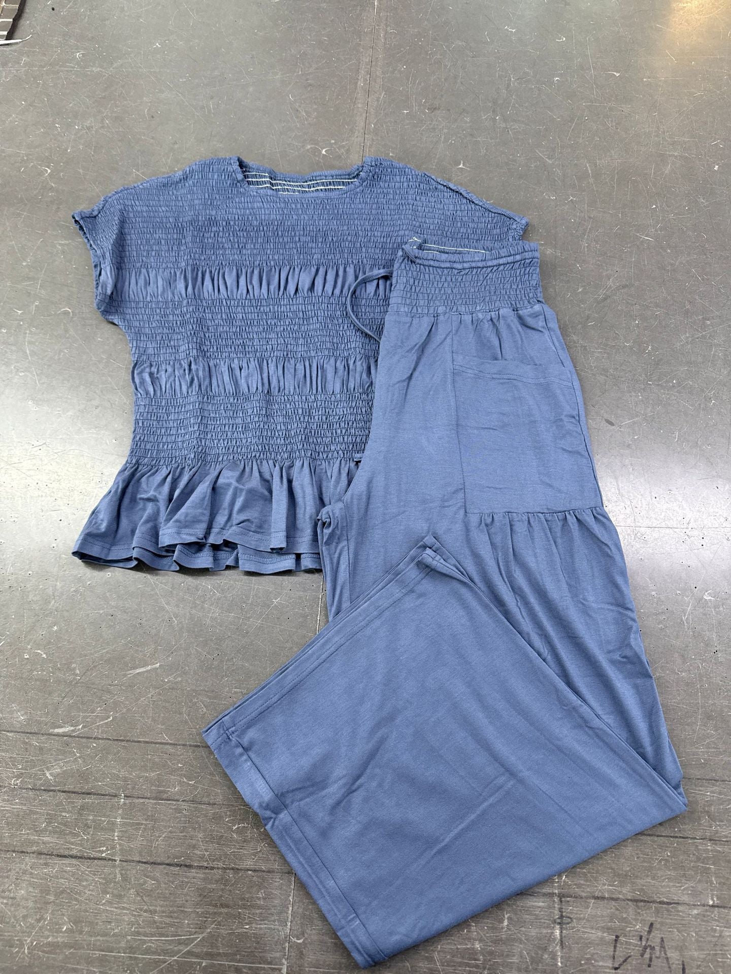 Summer Women’s Two-Piece Smocked Top with Wide-Leg Pants Casual Set