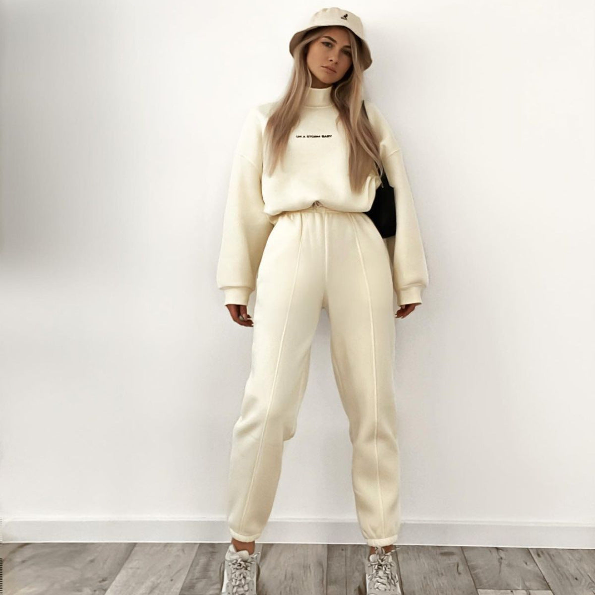 Women's Crop Sweatshirt Jogger Two Piece Set