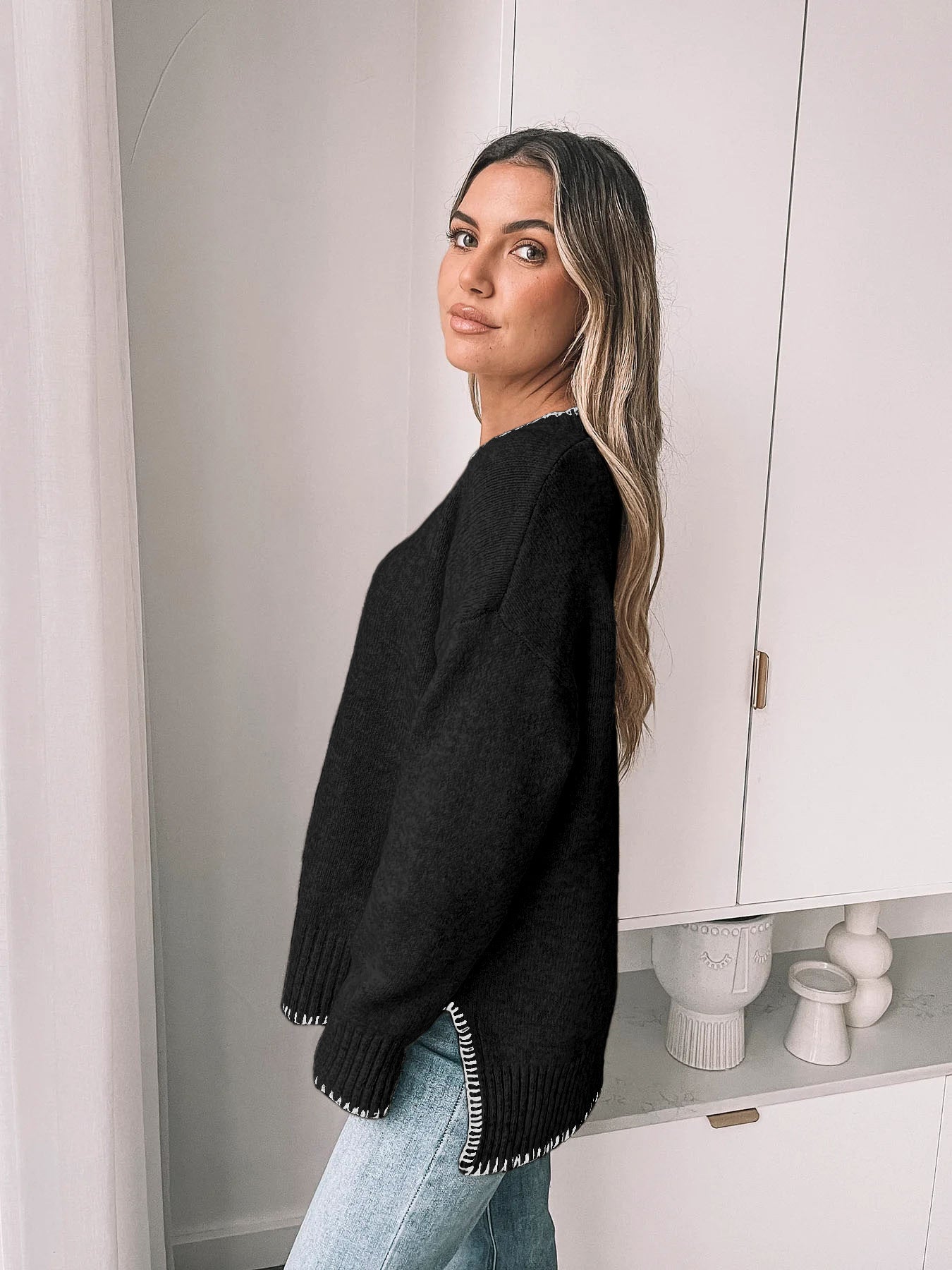 Knit Sweater with Contrast Trim – Casual & Cozy