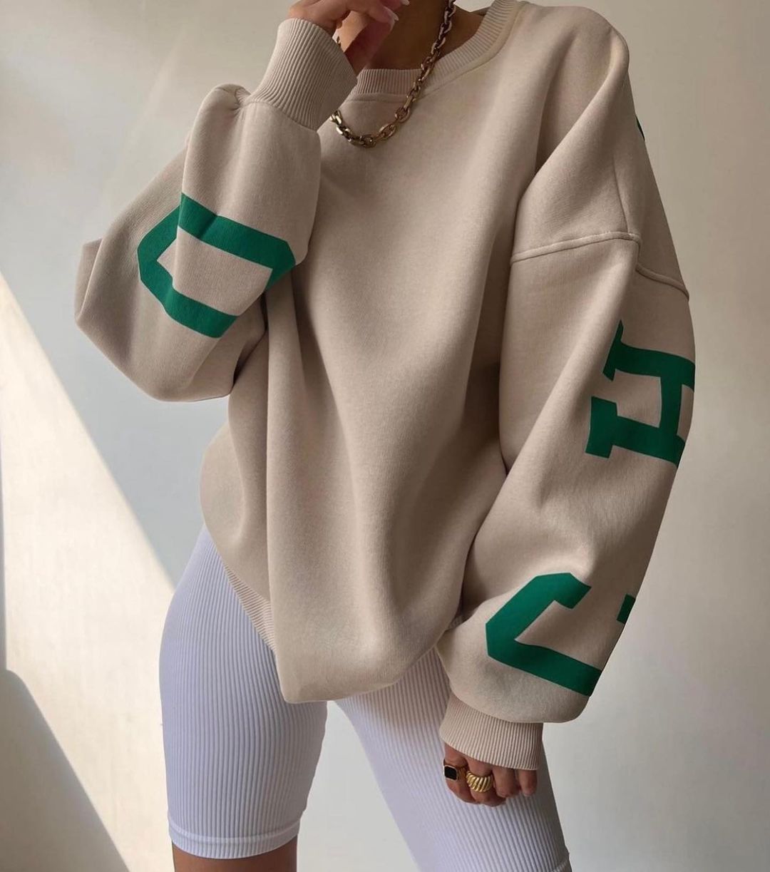 Women's Oversized Graphic Fleece Crewneck Sweatshirt