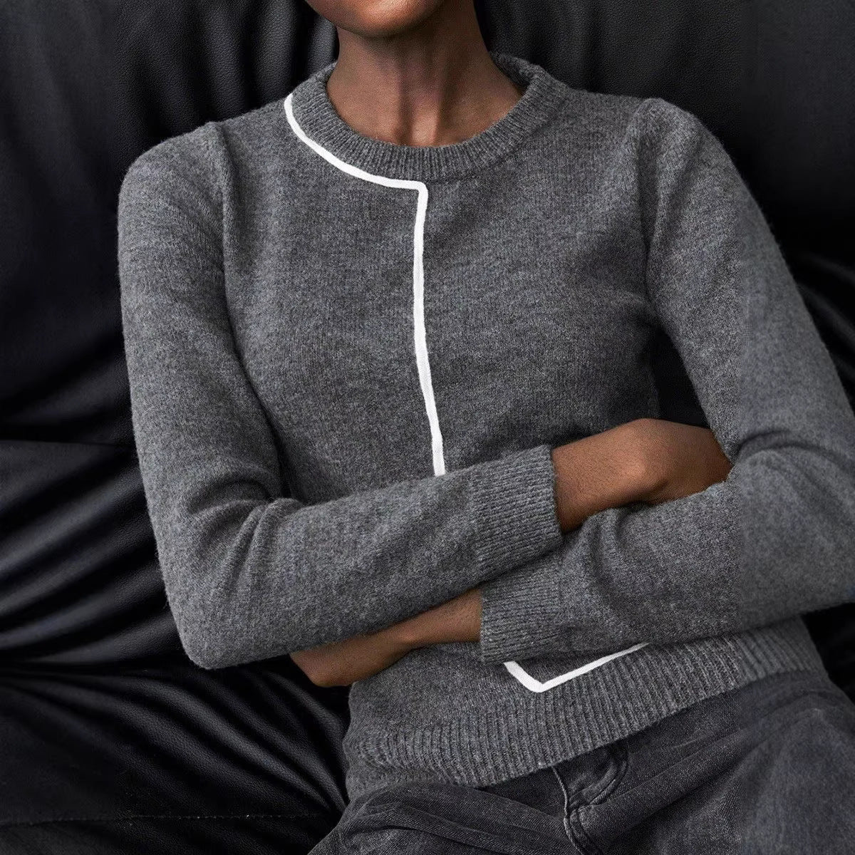 Women's Contrast Trim Crew Neck Knit Sweater