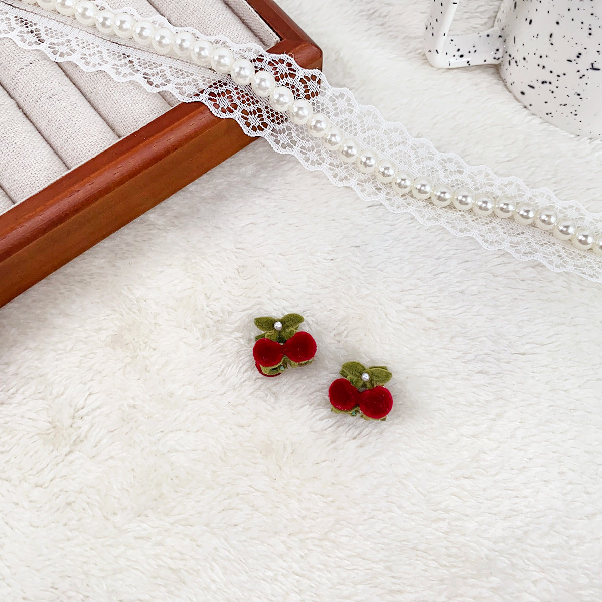 Velvet Tulip Claw Clips Pearl Hair Barrettes