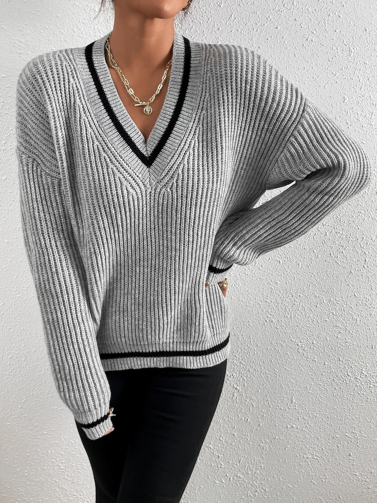 Women's Oversized V-Neck Chunky Knit Sweater Color Block