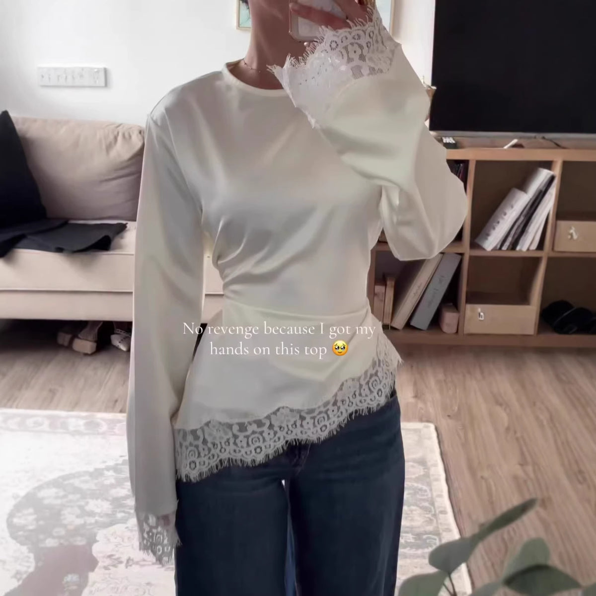 Women's Lace Hem Long Sleeve Fitted Casual Top