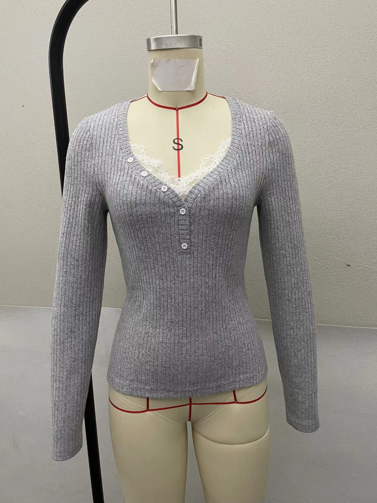 Women's Lace Trim V Neck Long Sleeve Ribbed Button Top