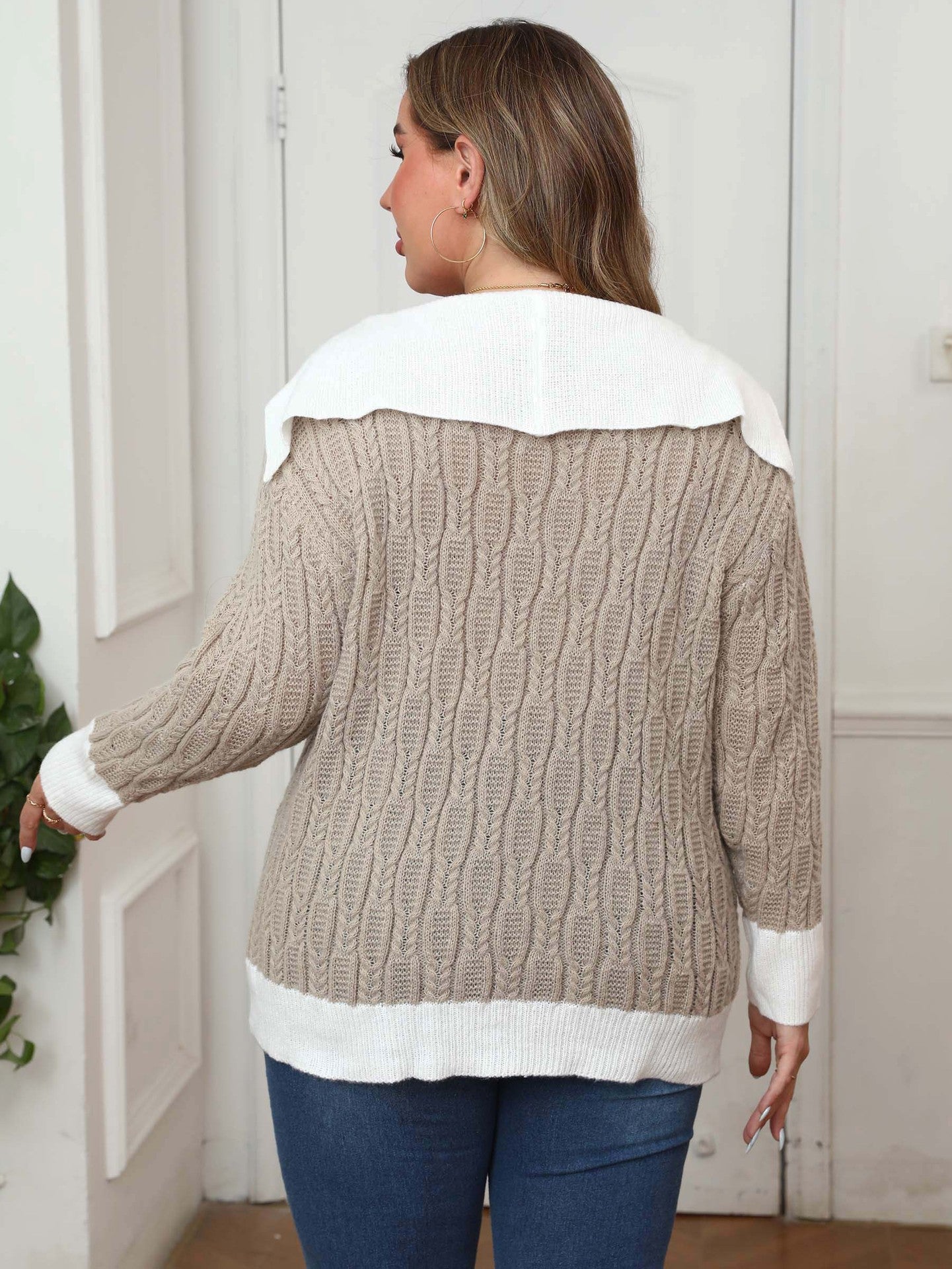 Women's Contrasting Color Splicing Lapel Long-sleeved Sweater