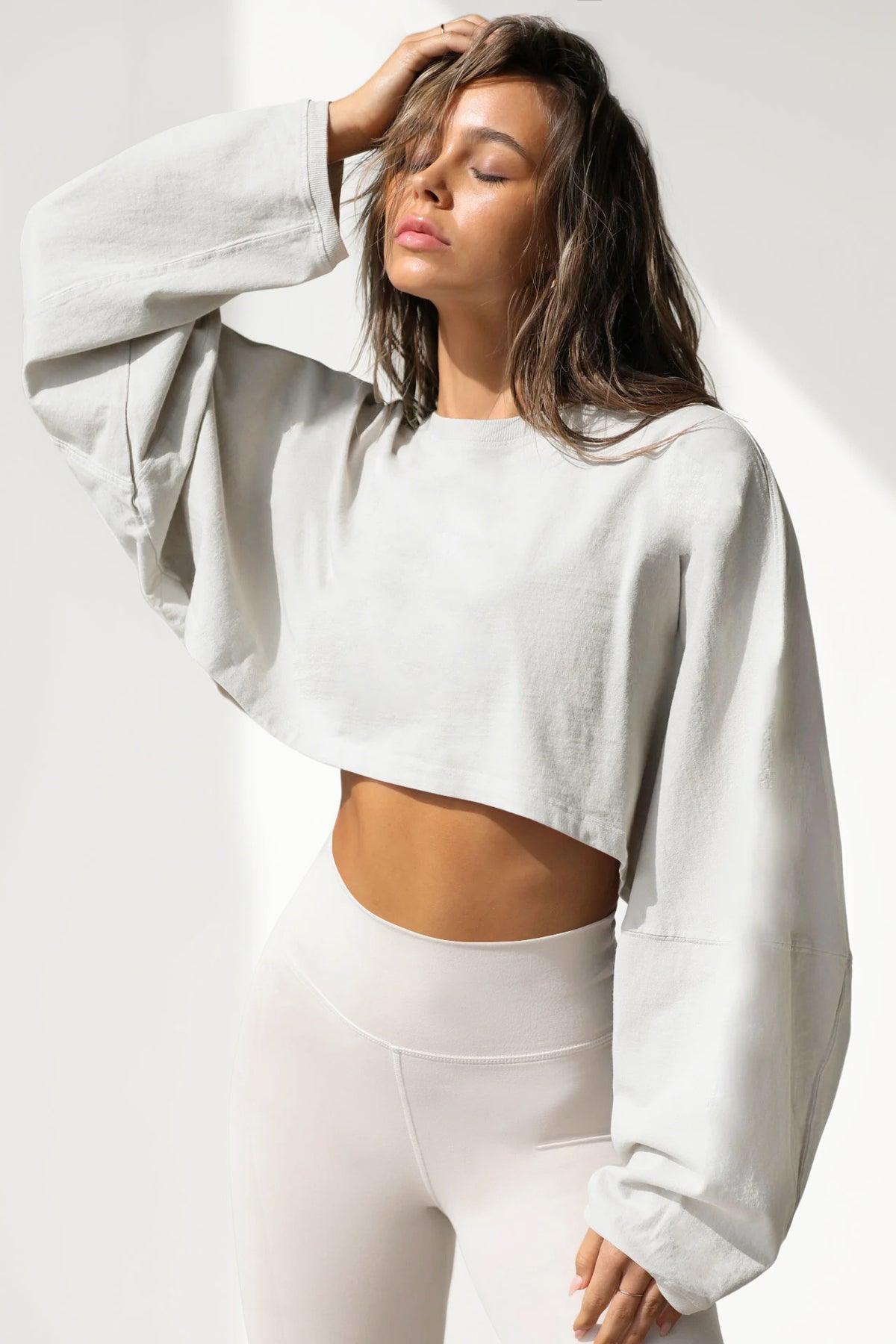 Women's Long Sleeve Oversized Cropped Crew Neck Sweatshirt