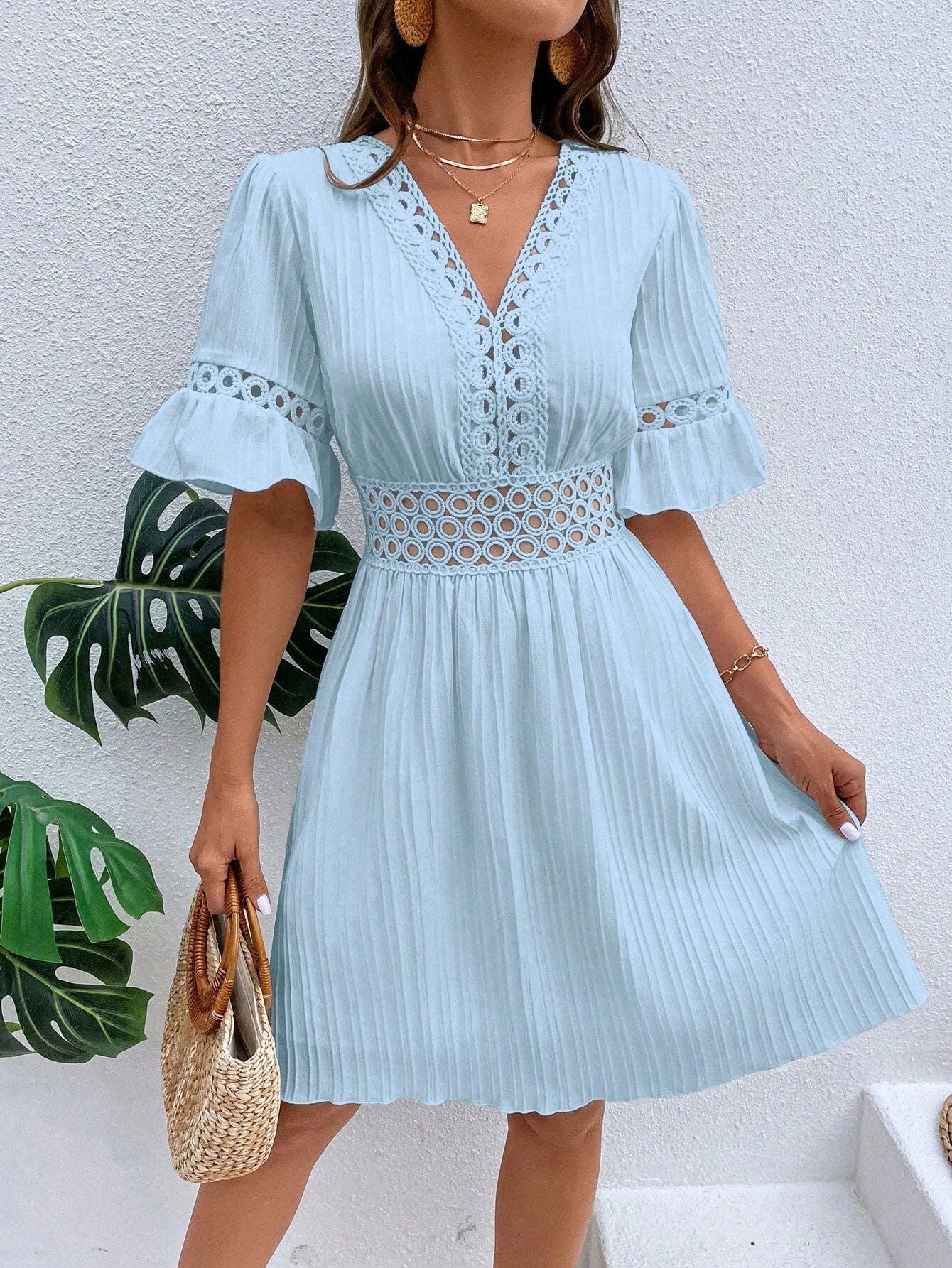 V-Neck Lace Splicing Dress - Fashionable Solid Color