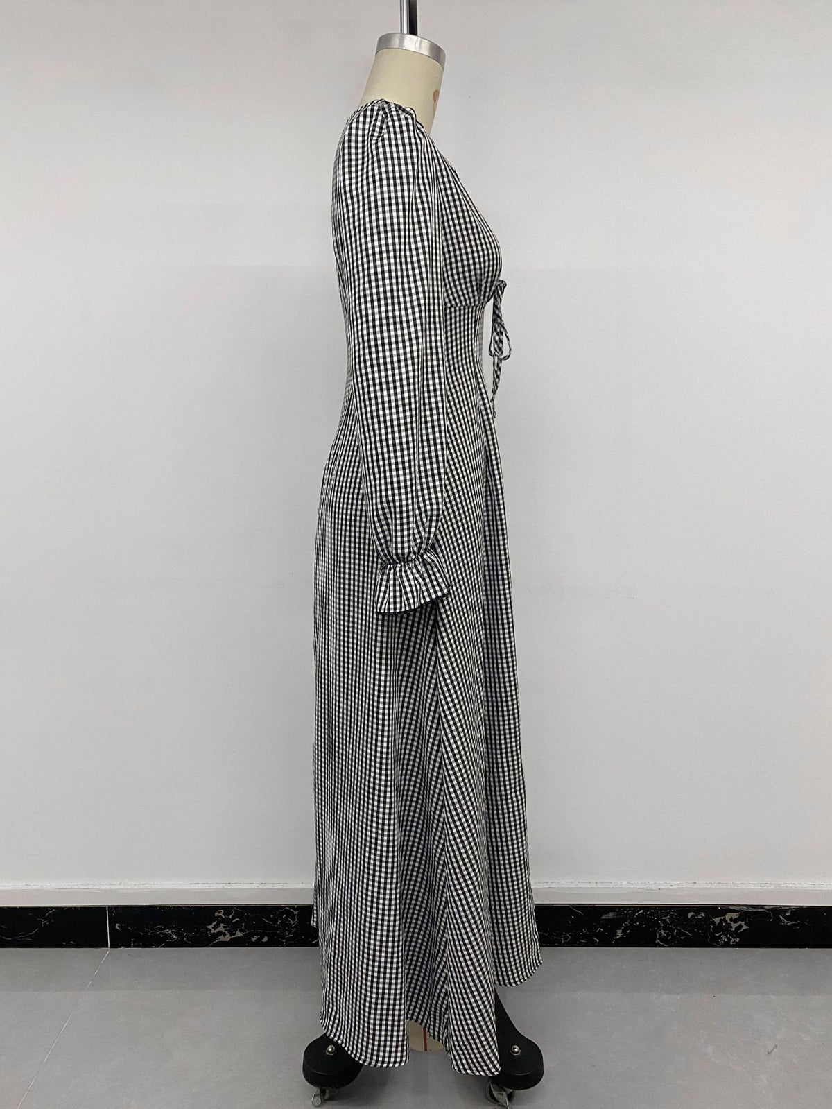 Women's Plaid V-Neck Ruffle Long Sleeve Maxi Dress