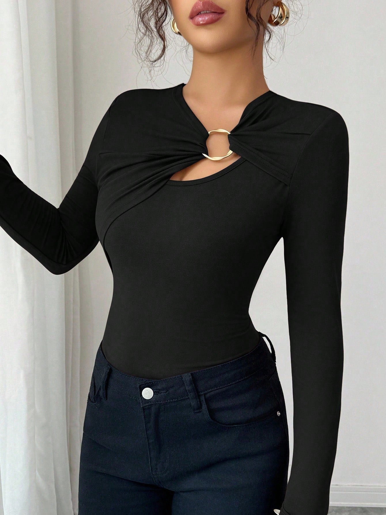 Asymmetrical Cutout Ring Detail Slim Fit Long Sleeve Top