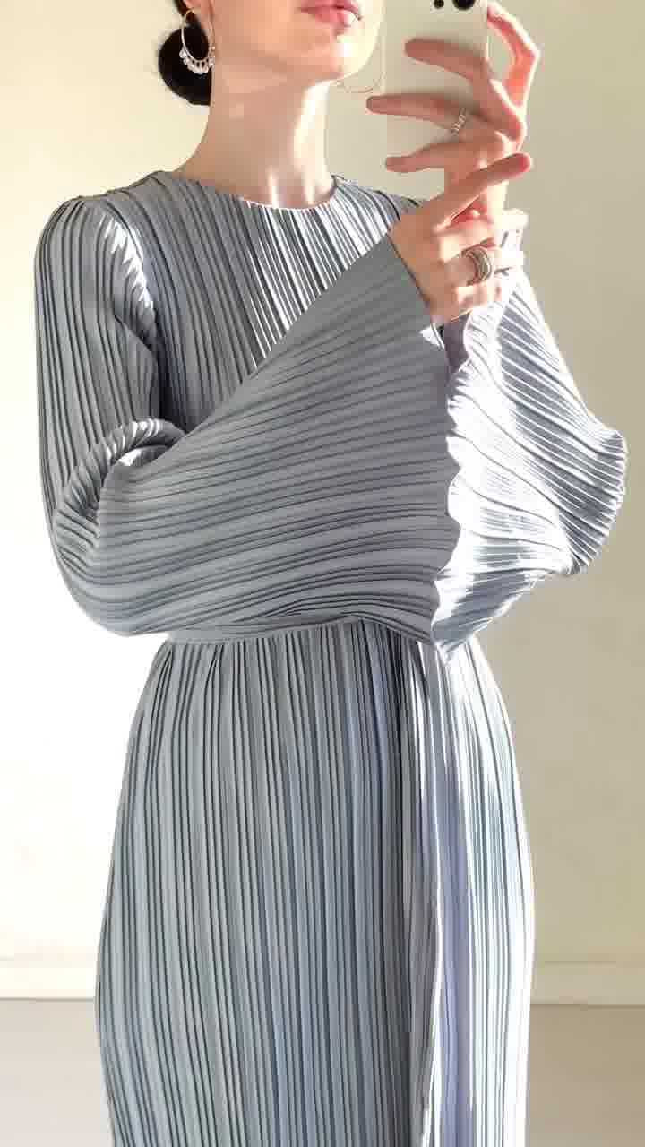 Pleated Bell Sleeve Maxi Dress Elegant Solid Flowy Mesh