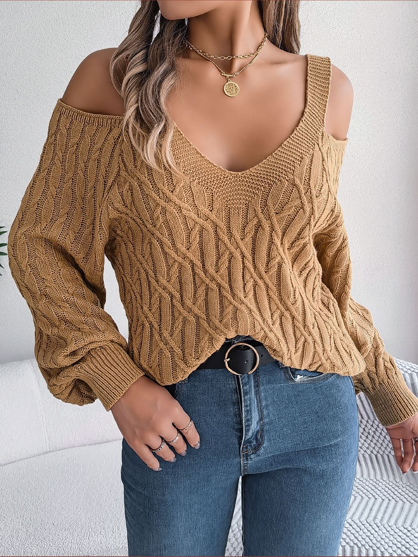 Chic Cold-Shoulder Cable Knit Sweater for Fall/Winter