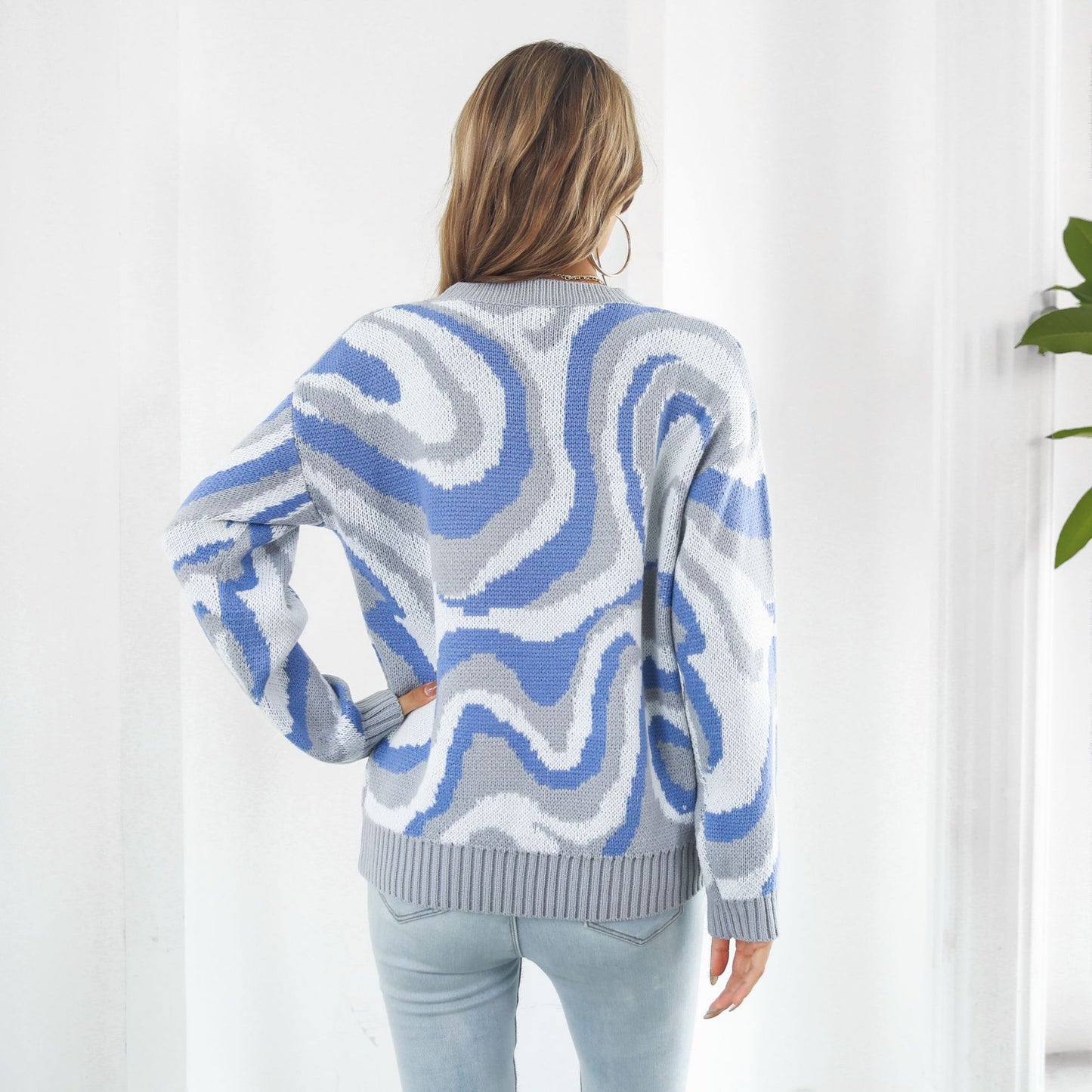 Women's Oversized Abstract Wave Crew Neck Sweater