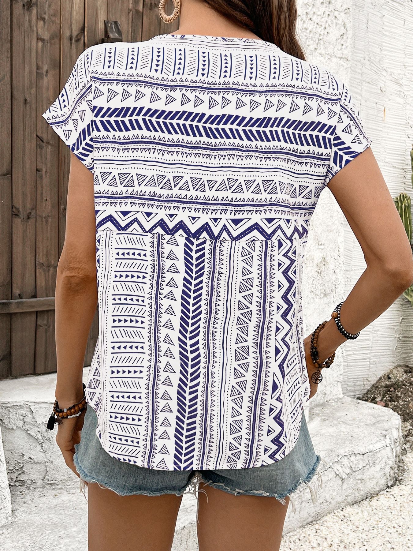 Geometric Print Polyester Short Sleeve Round Neck Top